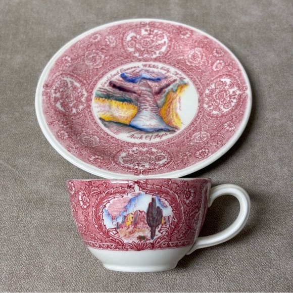 Rock of Ages Carisbad Caverns By Vernon Kilns U.S.A.-Cup & Saucer - Picture 4 of 7